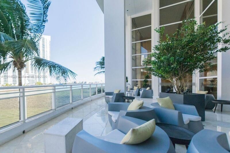 Real estate property located at 901 Brickell Key Blvd #906, Miami-dade, Carbonell Condo, Miami, FL