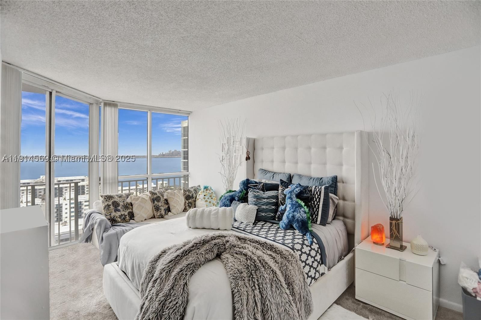 Real estate property located at 7601 Treasure Dr #2421, Miami-dade, The Grandview Palace Cond, North Bay Village, FL