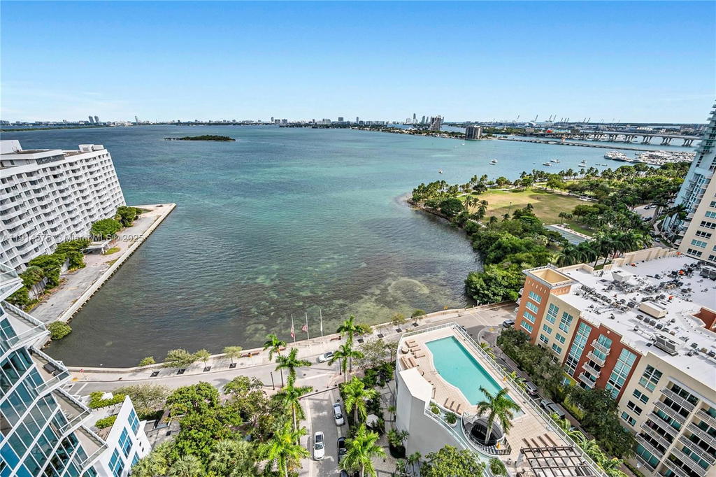 Real estate property located at 2020 Bayshore Dr #1906, Miami-dade, Paramount Bay Condo, Miami, FL