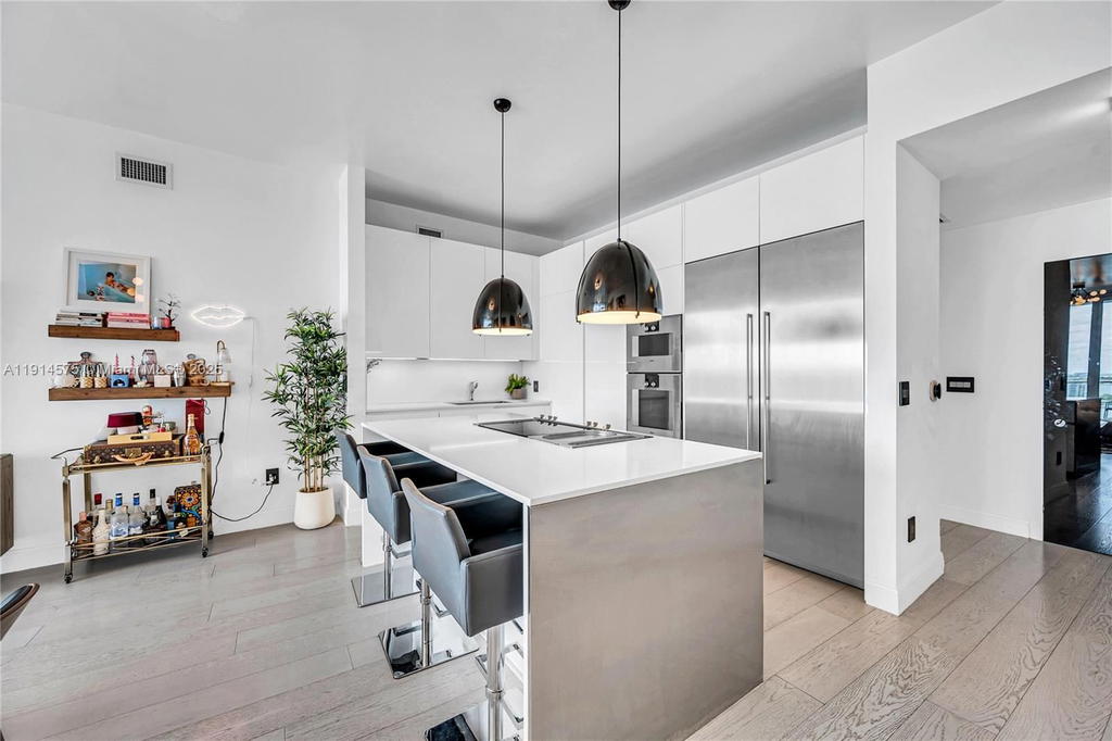 Real estate property located at 2020 Bayshore Dr #1906, Miami-dade, Paramount Bay Condo, Miami, FL