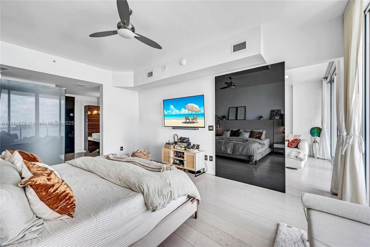 Real estate property located at 2020 Bayshore Dr #1906, Miami-dade, Paramount Bay Condo, Miami, FL