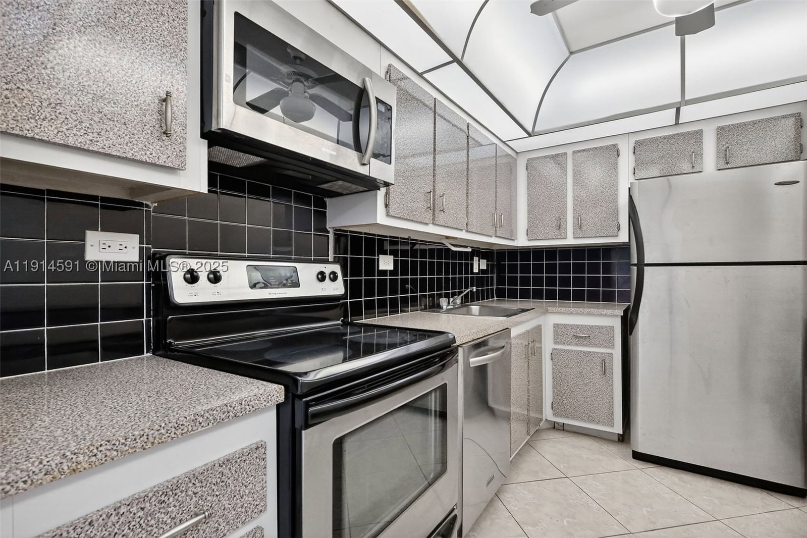 Real estate property located at 20355 34th Ct #321, Miami-dade, Delvista Towers, Aventura, FL