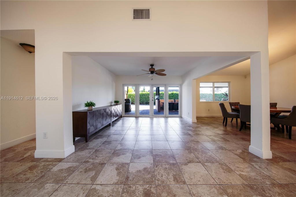 Real estate property located at 15235 152nd Ct, Miami-dade, Weitzer Shauna Meadows, Miami, FL