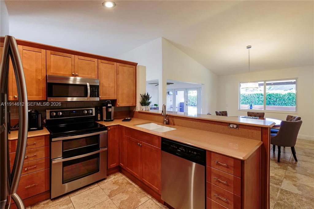 Real estate property located at 15235 152nd Ct, Miami-dade, Weitzer Shauna Meadows, Miami, FL