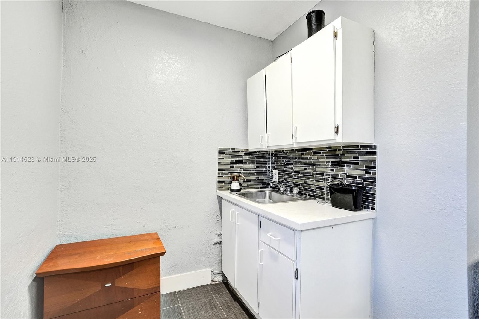 Real estate property located at 16766 18th Ave, Miami-dade, Sunny Isles Inland, Miami Gardens, FL