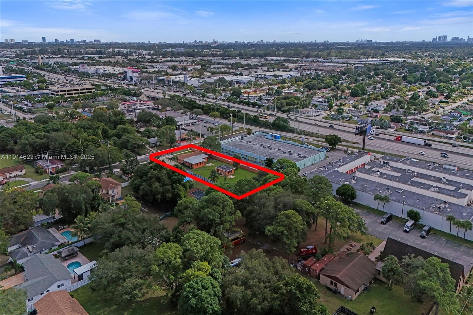 Real estate property located at 16766 18th Ave, Miami-dade, Sunny Isles Inland, Miami Gardens, FL