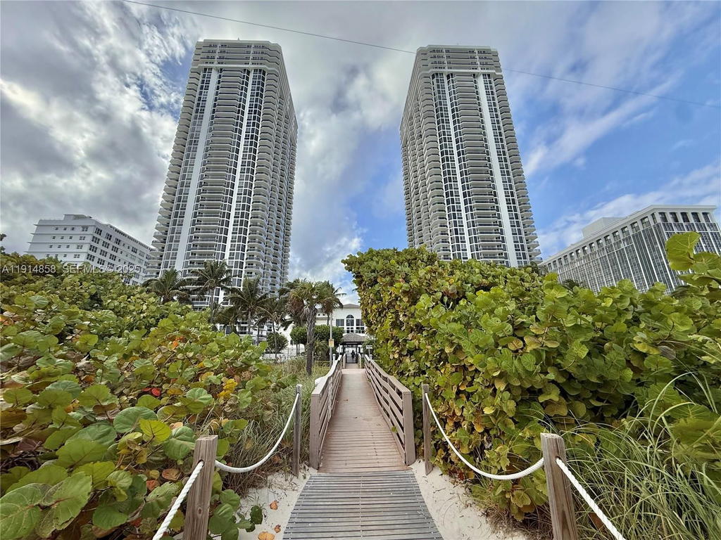 Real estate property located at 4775 Collins Ave #1601, Miami-dade, Green Diamond Condo, Miami Beach, FL