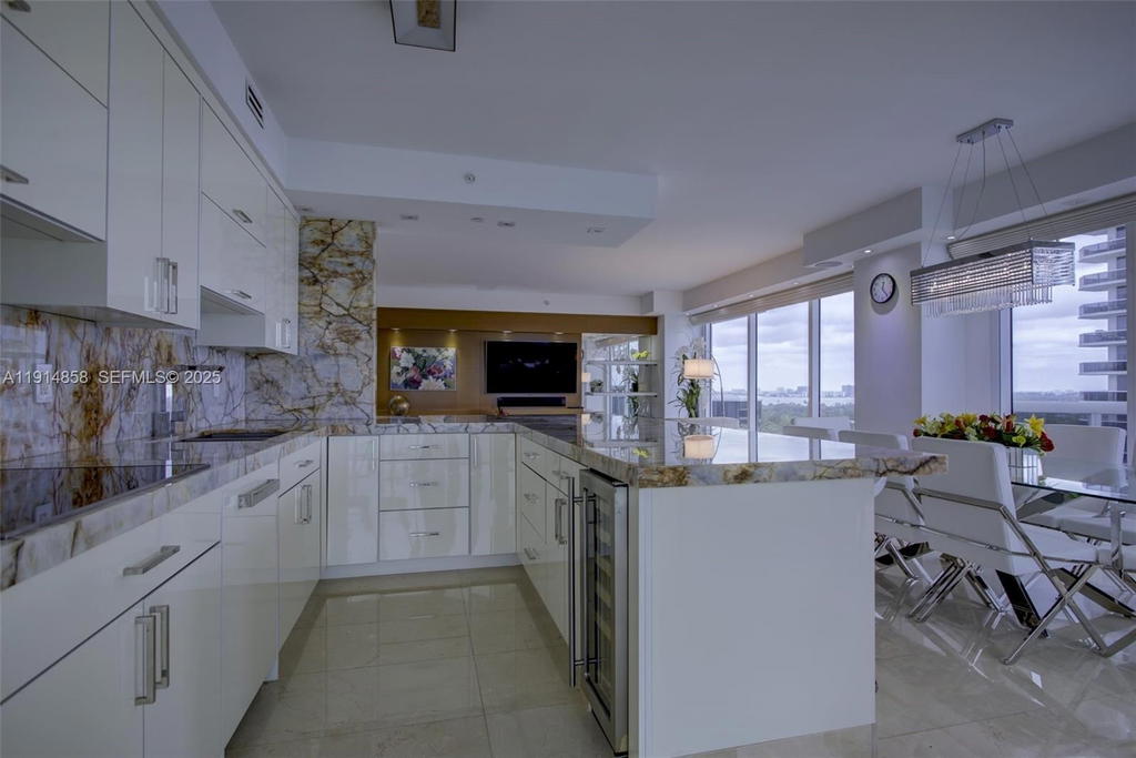 Real estate property located at 4775 Collins Ave #1601, Miami-dade, Green Diamond Condo, Miami Beach, FL