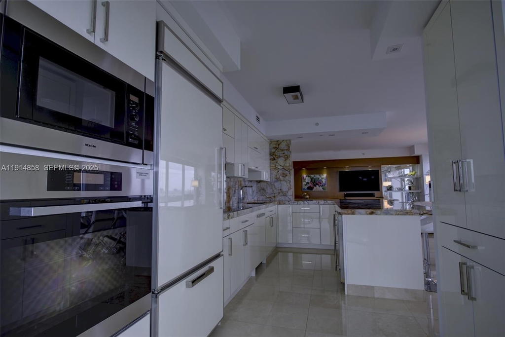 Real estate property located at 4775 Collins Ave #1601, Miami-dade, Green Diamond Condo, Miami Beach, FL