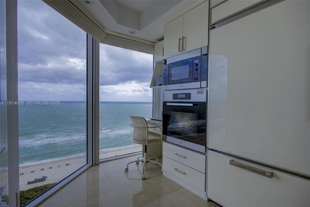Real estate property located at 4775 Collins Ave #1601, Miami-dade, Green Diamond Condo, Miami Beach, FL