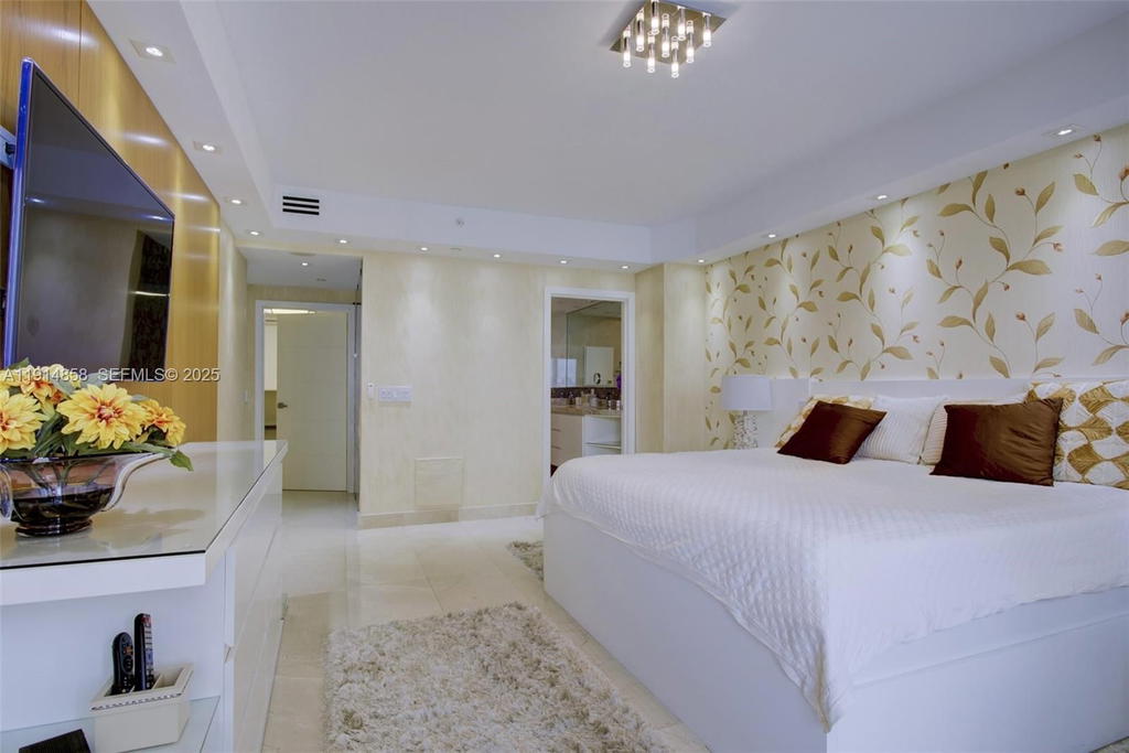 Real estate property located at 4775 Collins Ave #1601, Miami-dade, Green Diamond Condo, Miami Beach, FL