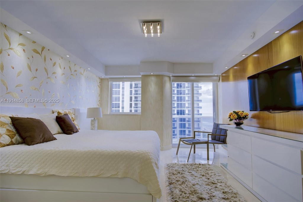 Real estate property located at 4775 Collins Ave #1601, Miami-dade, Green Diamond Condo, Miami Beach, FL