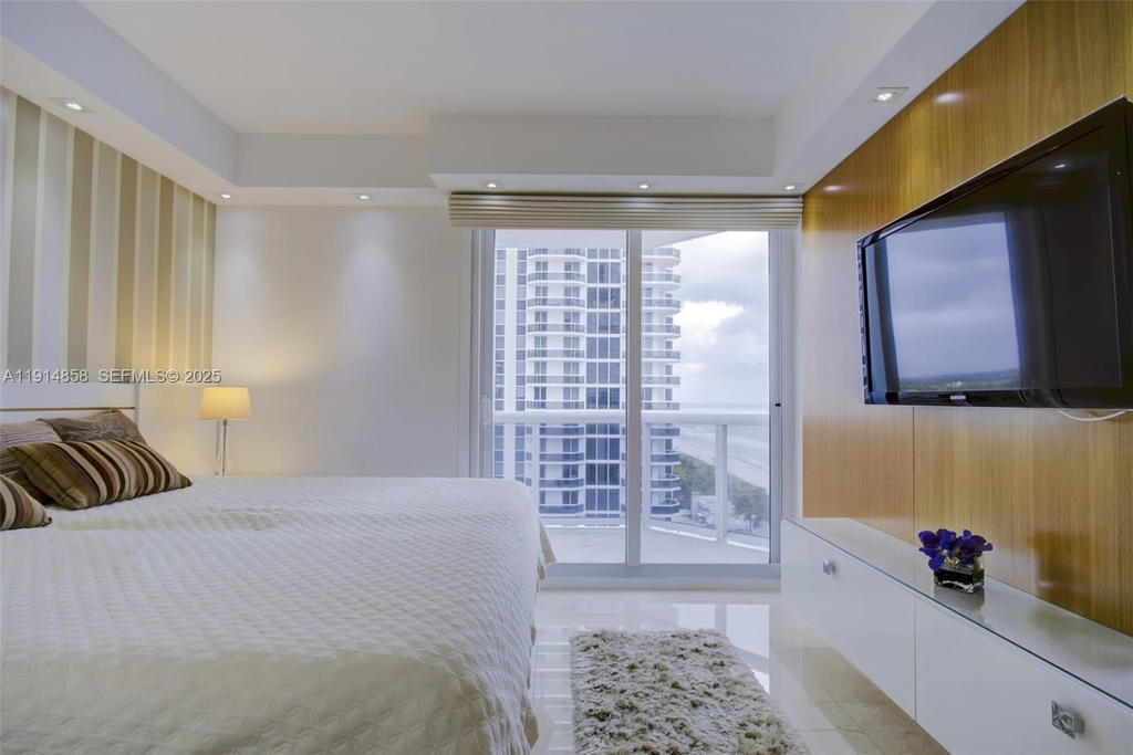 Real estate property located at 4775 Collins Ave #1601, Miami-dade, Green Diamond Condo, Miami Beach, FL