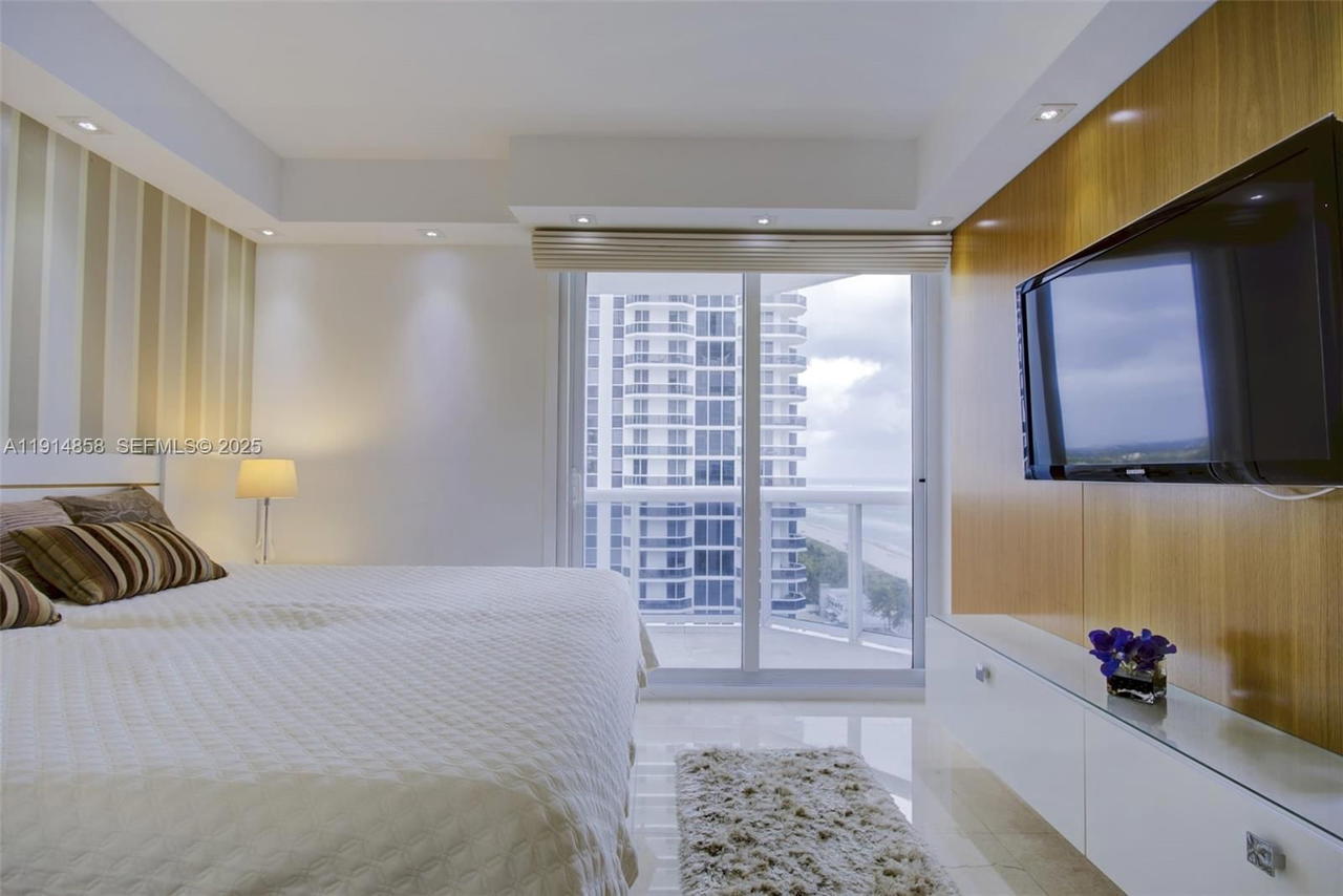 Real estate property located at 4775 Collins Ave #1601, Miami-dade, Green Diamond Condo, Miami Beach, FL