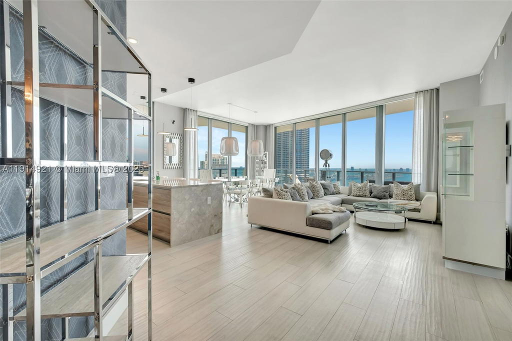 Real estate property located at 1300 Miami Ave PH5001, Miami-dade, 1300 S Miami Avenue Condo, Miami, FL