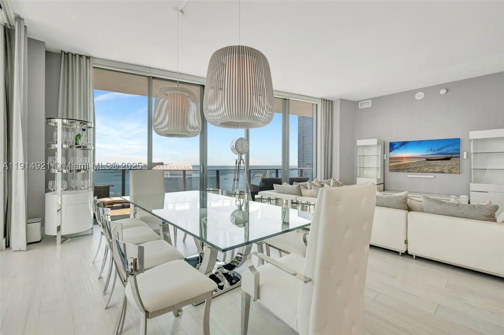 Real estate property located at 1300 Miami Ave PH5001, Miami-dade, 1300 S Miami Avenue Condo, Miami, FL