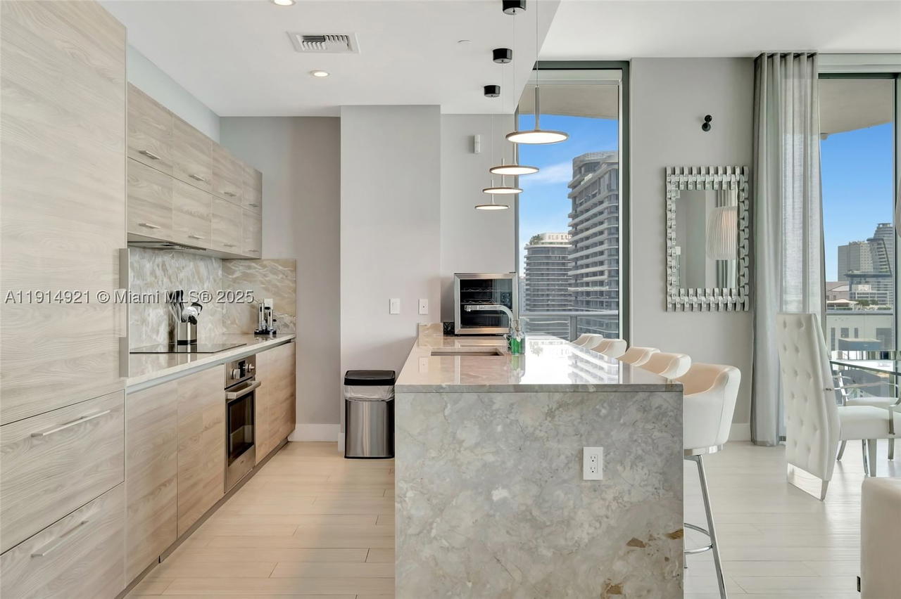 Real estate property located at 1300 Miami Ave PH5001, Miami-dade, 1300 S Miami Avenue Condo, Miami, FL