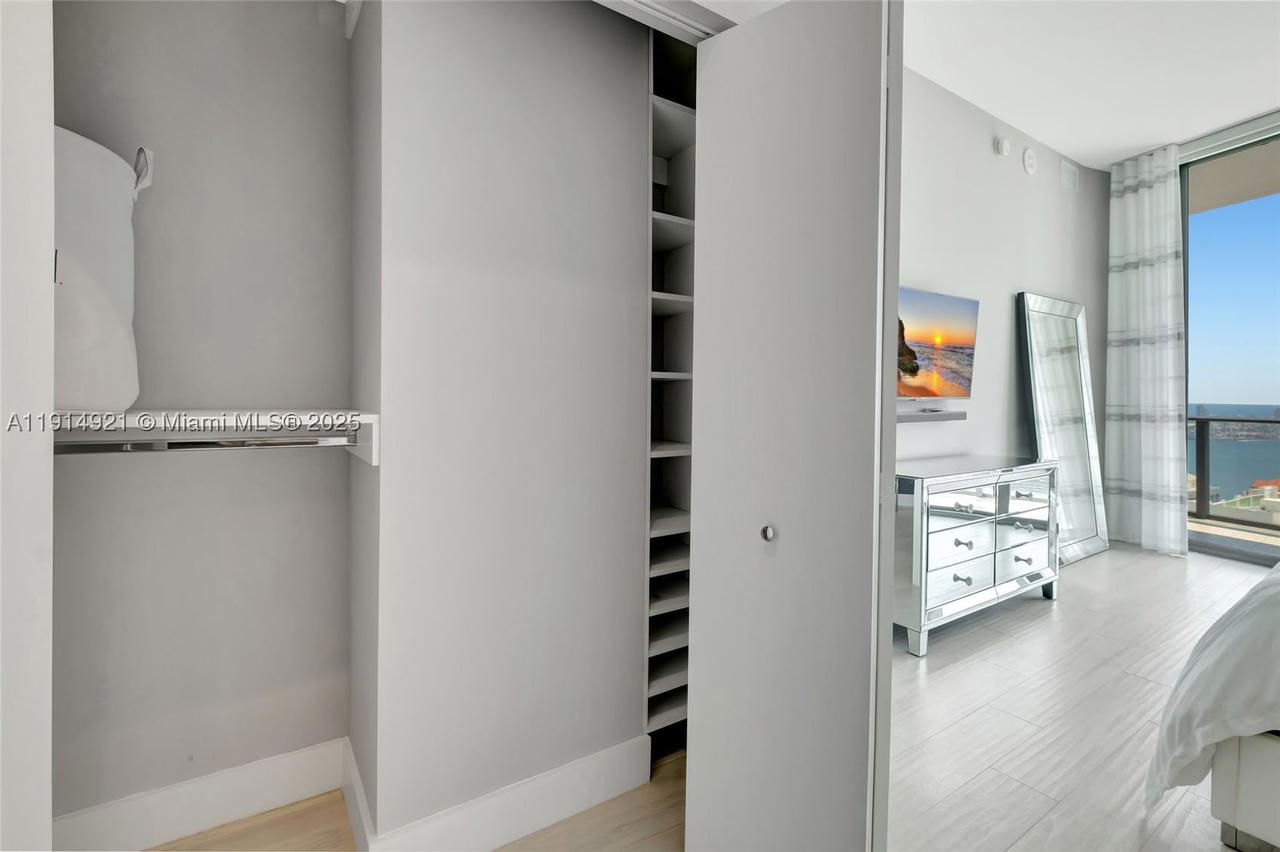 Real estate property located at 1300 Miami Ave PH5001, Miami-dade, 1300 S Miami Avenue Condo, Miami, FL