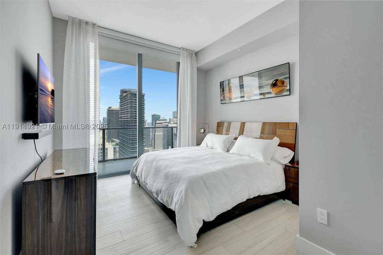 Real estate property located at 1300 Miami Ave PH5001, Miami-dade, 1300 S Miami Avenue Condo, Miami, FL