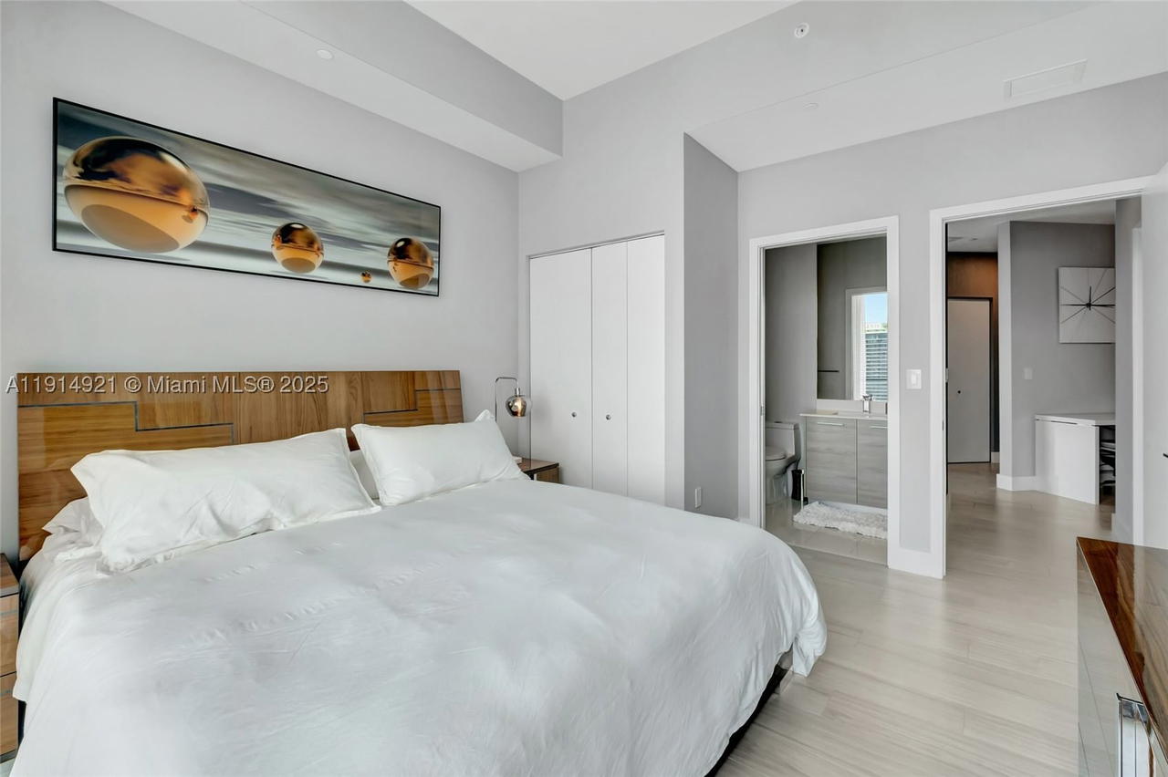 Real estate property located at 1300 Miami Ave PH5001, Miami-dade, 1300 S Miami Avenue Condo, Miami, FL