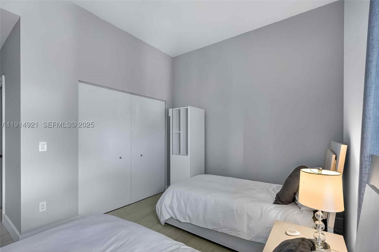Real estate property located at 1300 Miami Ave PH5001, Miami-dade, 1300 S Miami Avenue Condo, Miami, FL