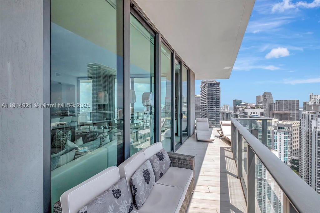 Real estate property located at 1300 Miami Ave PH5001, Miami-dade, 1300 S Miami Avenue Condo, Miami, FL