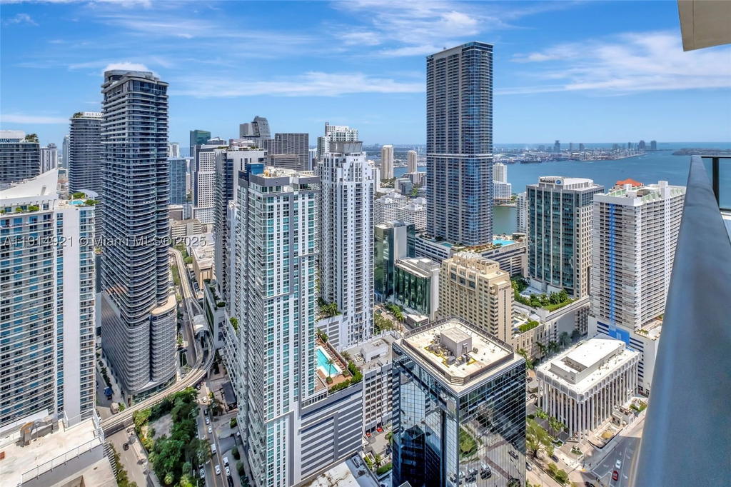 Real estate property located at 1300 Miami Ave PH5001, Miami-dade, 1300 S Miami Avenue Condo, Miami, FL