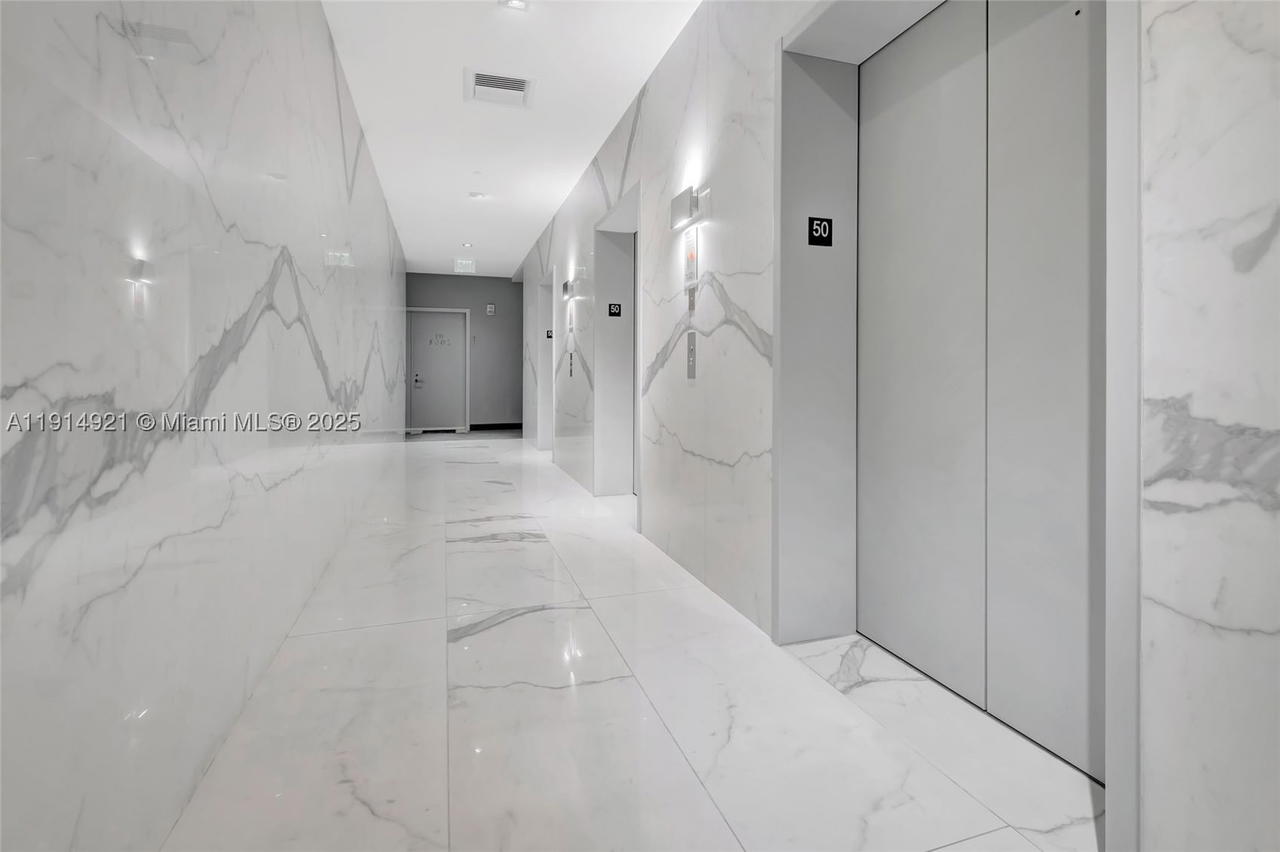 Real estate property located at 1300 Miami Ave PH5001, Miami-dade, 1300 S Miami Avenue Condo, Miami, FL
