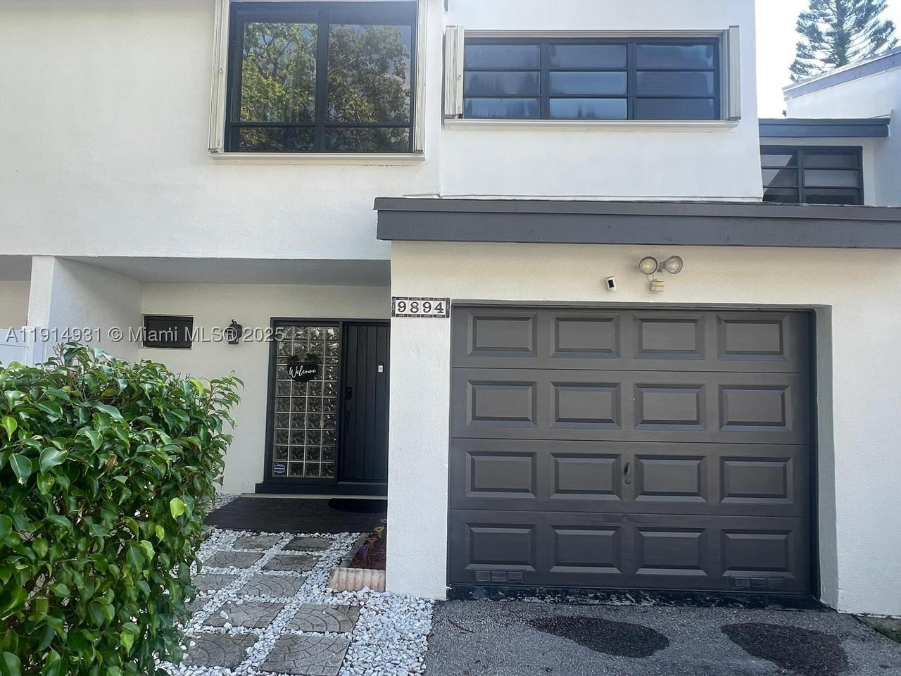 Real estate property located at 9894 Fairway Cove Ln, Broward, Fairway Cove, Plantation, FL
