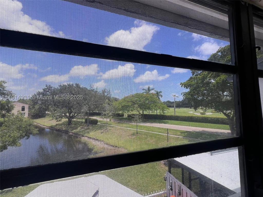 Real estate property located at 9894 Fairway Cove Ln, Broward, Fairway Cove, Plantation, FL