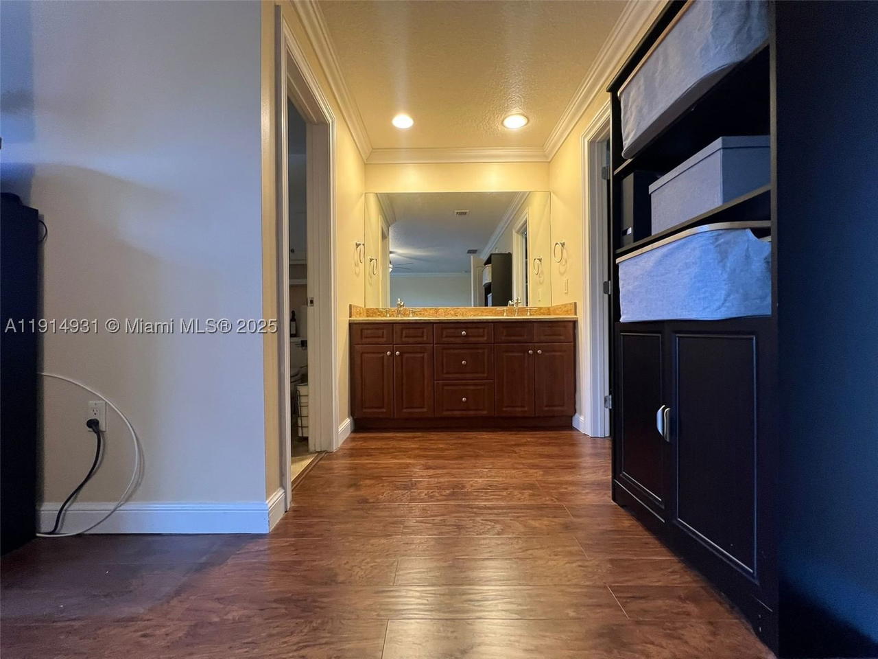 Real estate property located at 9894 Fairway Cove Ln, Broward, Fairway Cove, Plantation, FL
