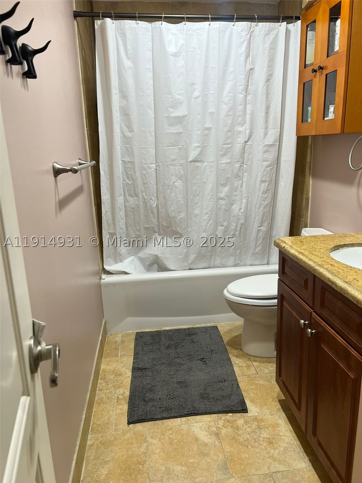 Real estate property located at 9894 Fairway Cove Ln, Broward, Fairway Cove, Plantation, FL