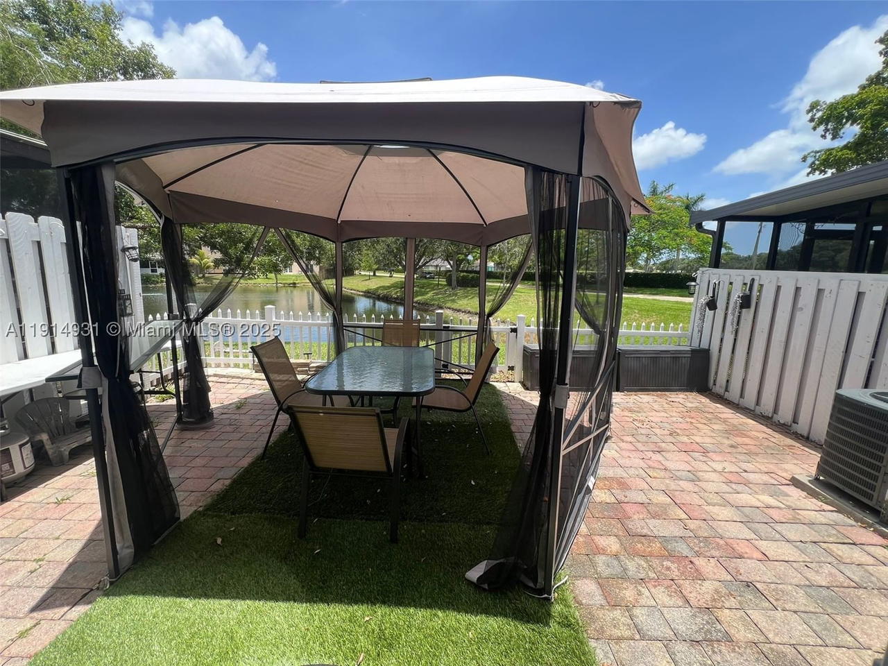 Real estate property located at 9894 Fairway Cove Ln, Broward, Fairway Cove, Plantation, FL