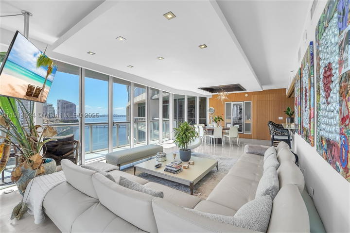 Real estate property located at 465 Brickell Ave #1001, Miami-dade, Iconbrickell Condo No 1, Miami, FL