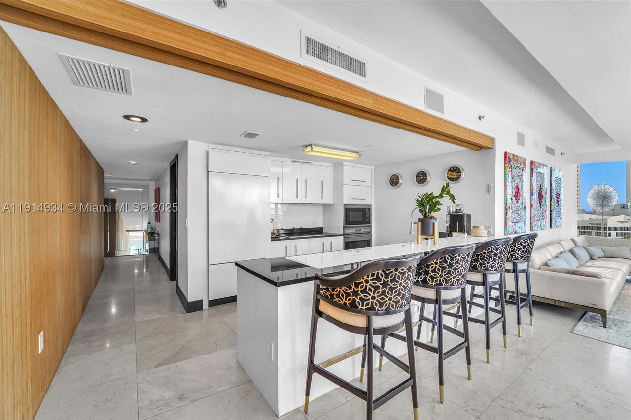 Real estate property located at 465 Brickell Ave #1001, Miami-dade, Iconbrickell Condo No 1, Miami, FL