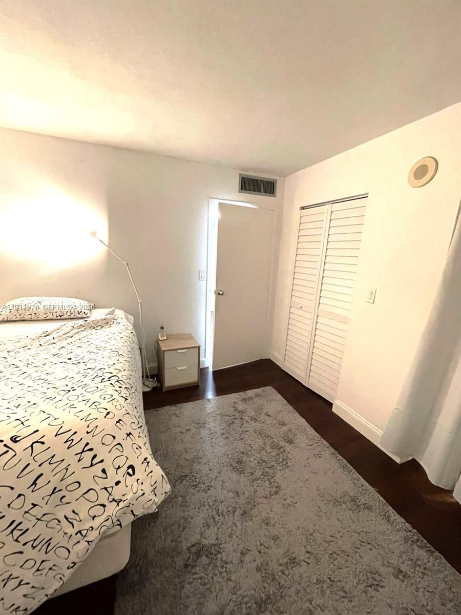 Real estate property located at 17021 Bay Rd #803, Miami-dade, Plaza Of Americas Condo P, Sunny Isles Beach, FL