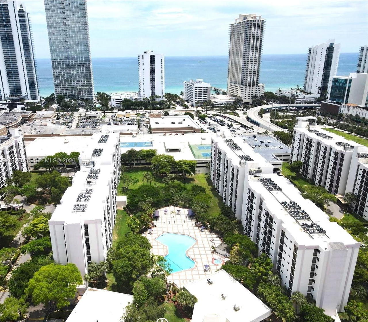 Real estate property located at 17021 Bay Rd #803, Miami-dade, Plaza Of Americas Condo P, Sunny Isles Beach, FL