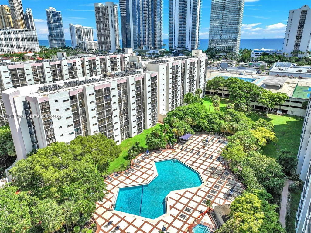 Real estate property located at 17021 Bay Rd #803, Miami-dade, Plaza Of Americas Condo P, Sunny Isles Beach, FL