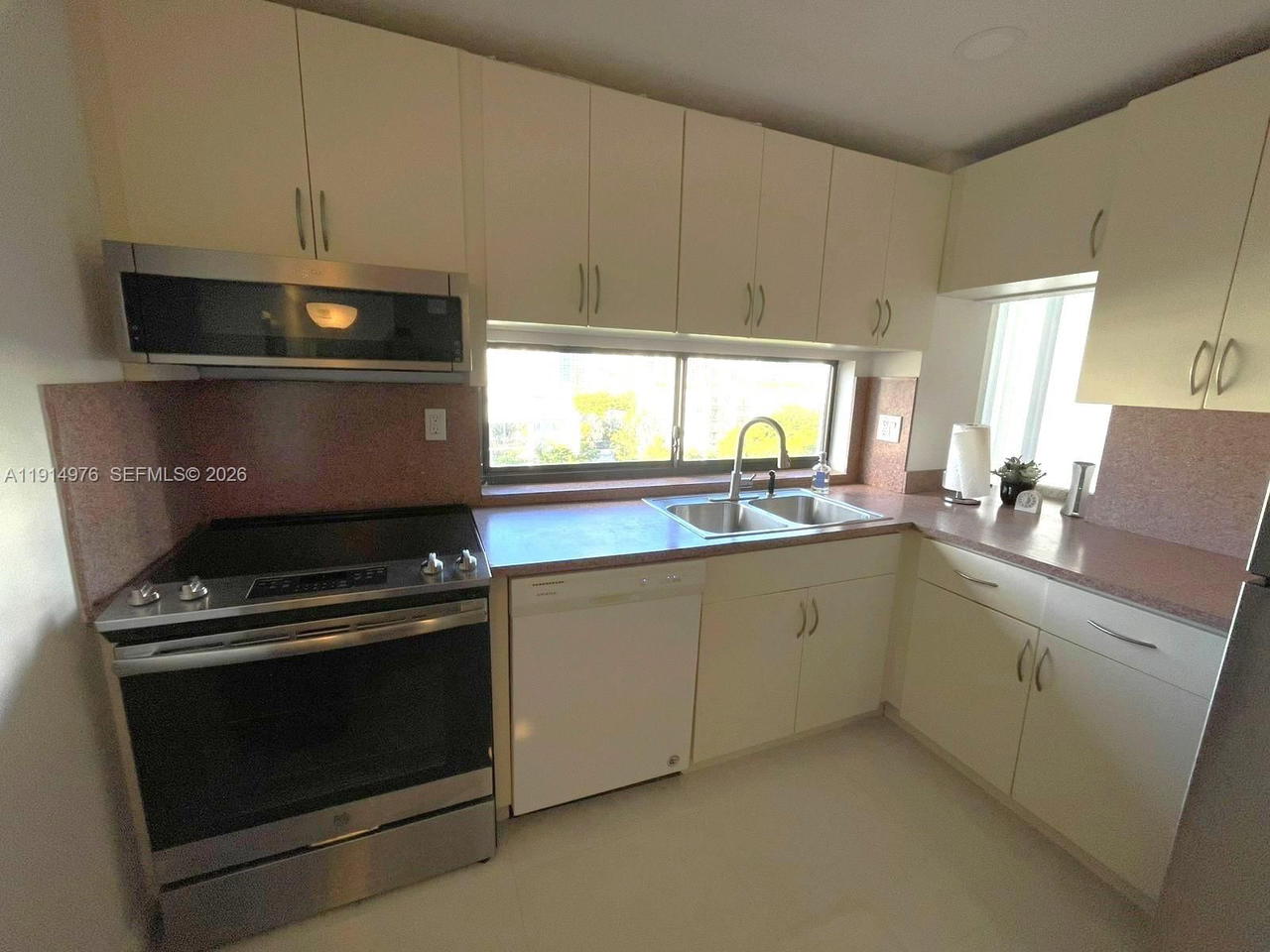 Real estate property located at 17021 Bay Rd #803, Miami-dade, Plaza Of Americas Condo P, Sunny Isles Beach, FL