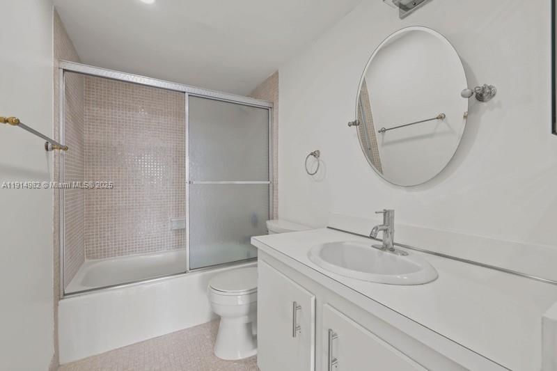 Real estate property located at 4174 Inverrary Dr #902, Broward, Manors Of Inverrary Xi, Lauderhill, FL