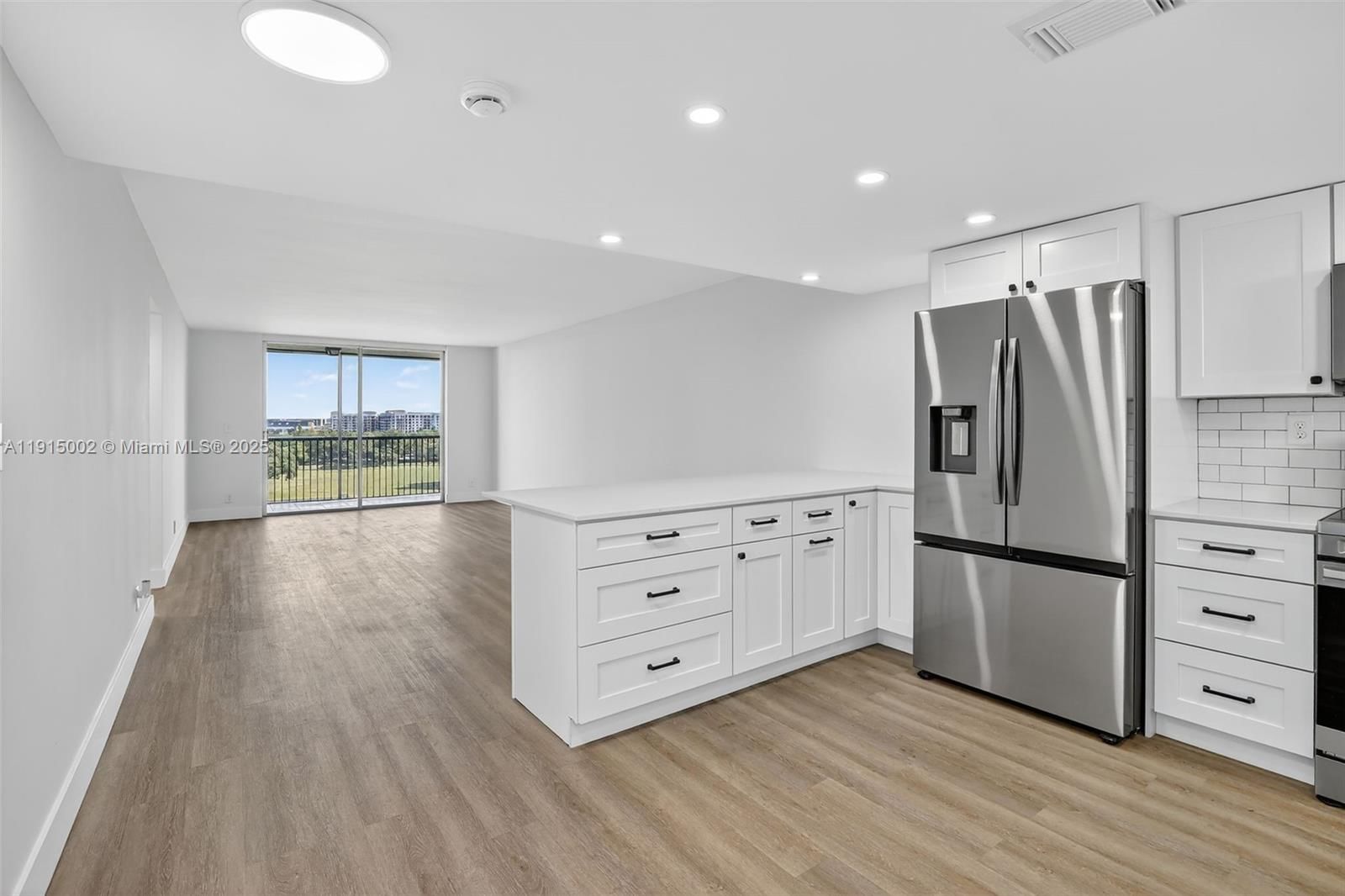 Real estate property located at 3300 Rolling Hills Cir #701, Broward, Rolling Hills Golf And, Davie, FL