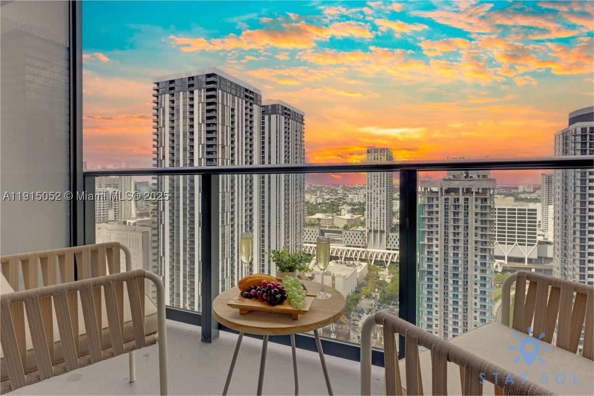 Real estate property located at 159 6th St #3004, Miami-dade, Natiivo / Gale Residences, Miami, FL
