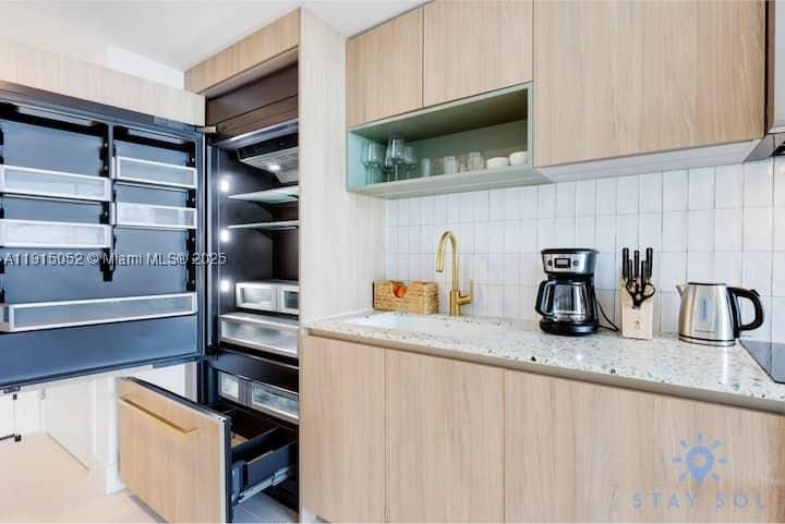 Real estate property located at 159 6th St #3004, Miami-dade, Natiivo / Gale Residences, Miami, FL