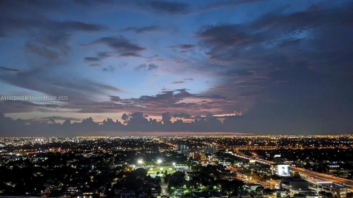 Real estate property located at 121 34th St #2811, Miami-dade, 3401 Midtown Condo, Miami, FL