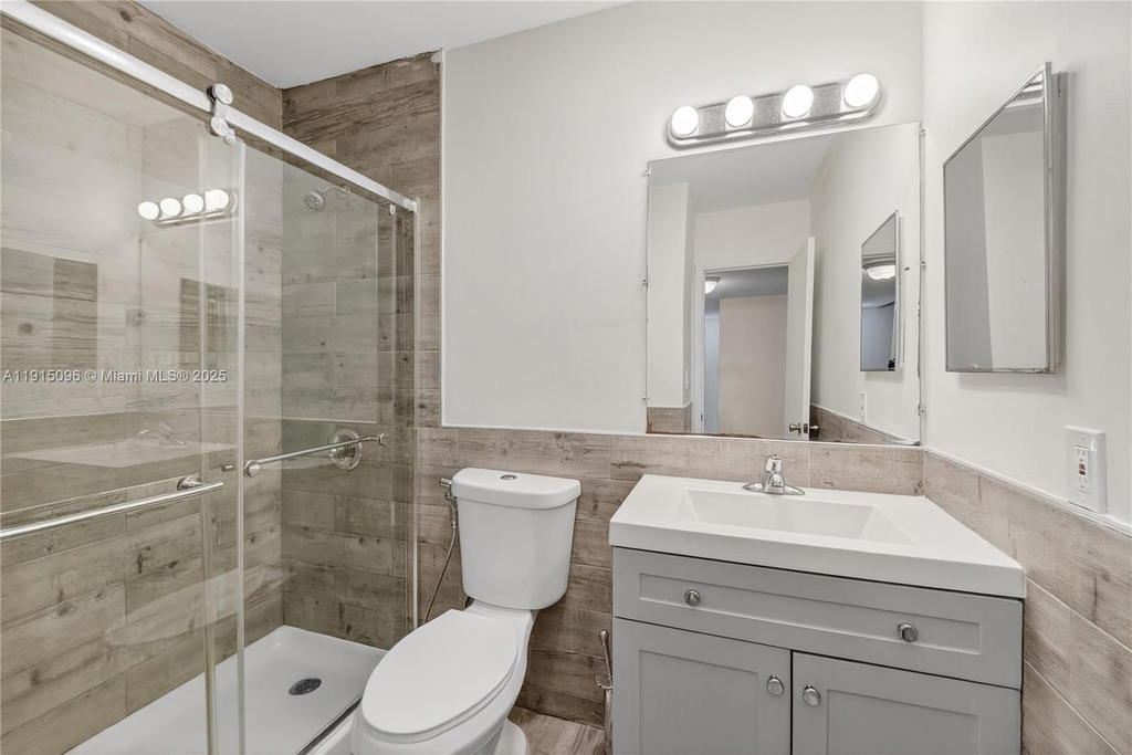 Real estate property located at 6822 2nd Ln, Miami-dade, Palm Springs Villas 3rd A, Hialeah, FL