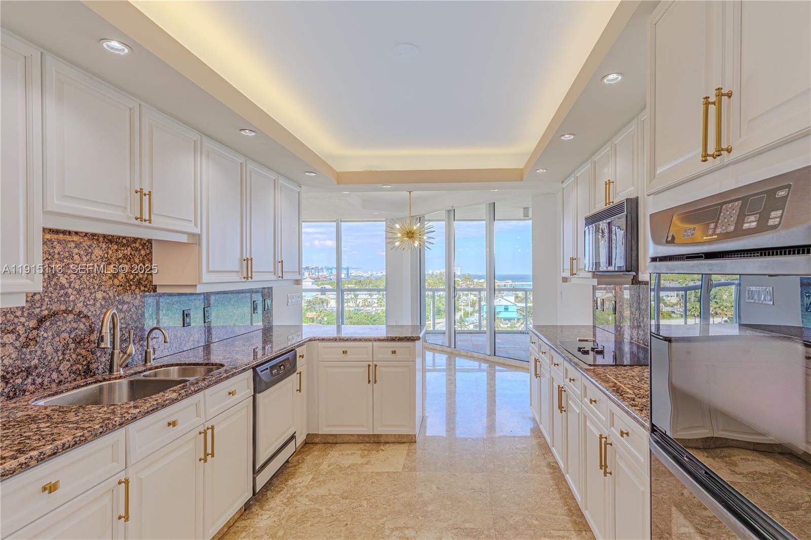 Real estate property located at 6051 Ocean Dr #704, Broward, Renaissance On The Ocean, Hollywood, FL