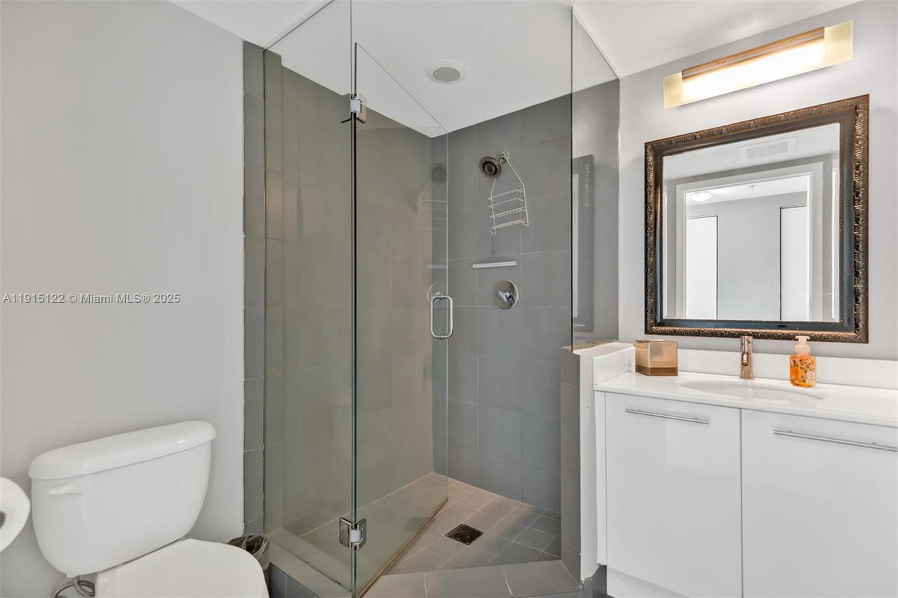 Real estate property located at 92 3rd St #4510, Miami-dade, Mint Condo, Miami, FL
