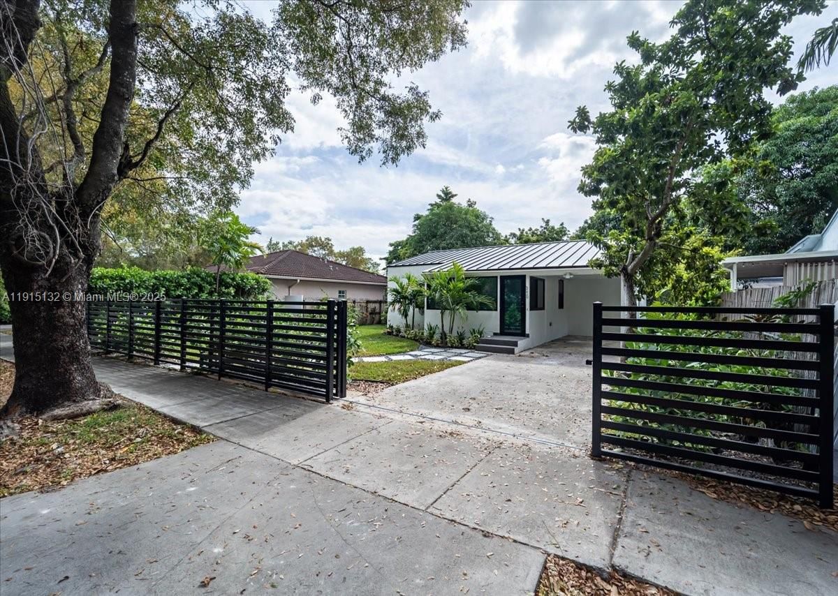 Real estate property located at 5220 6 ST, Miami-dade, Hills Trail Grove, Miami, FL