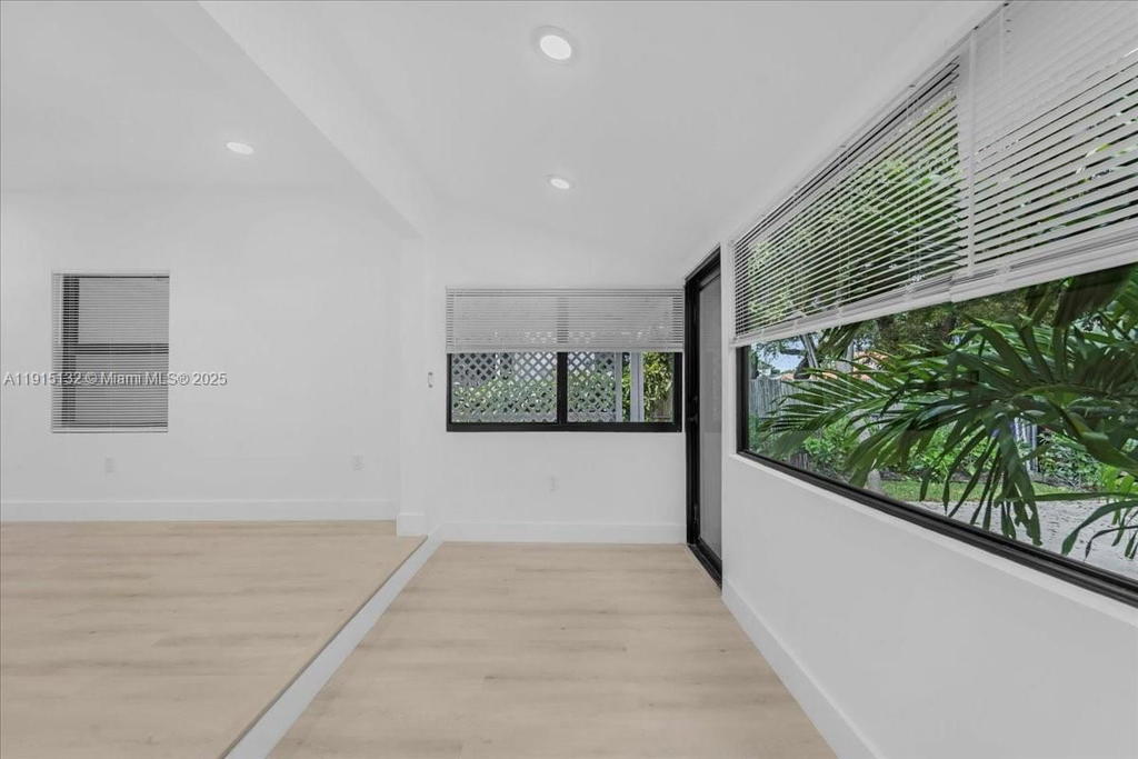 Real estate property located at 5220 6 ST, Miami-dade, Hills Trail Grove, Miami, FL