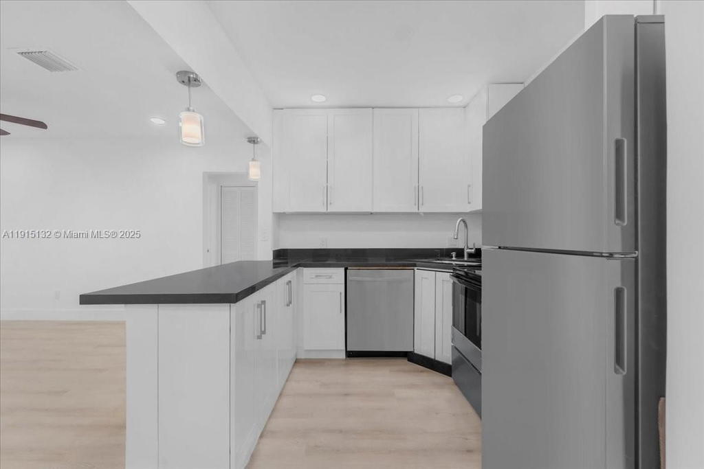 Real estate property located at 5220 6 ST, Miami-dade, Hills Trail Grove, Miami, FL